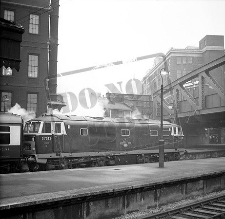 D7022 1964-04-26 London Paddington