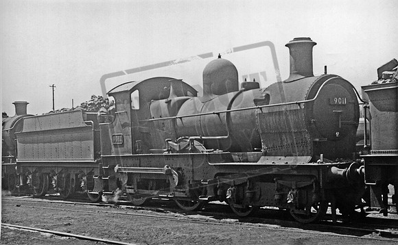 9011 1950s Swindon shed