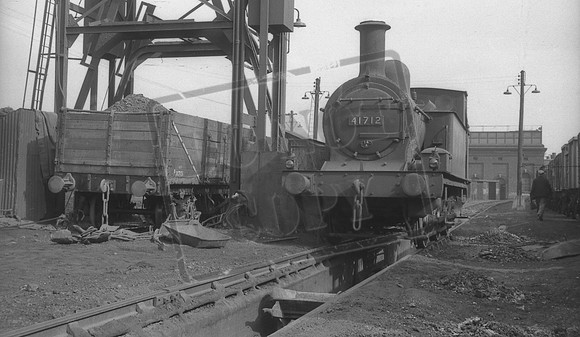 41712 1954-05-01 Cricklewood
