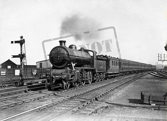 4679 1925 Wood Green