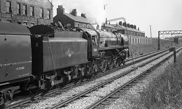 70013 1968-06-09 Nr Reddish-ROneg-1502-062