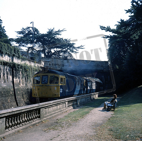 33018 1970s Bath Sydney Gardens