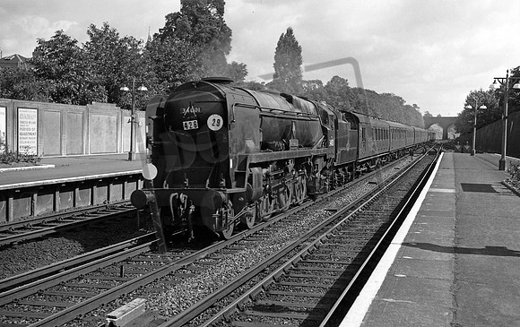 34001 1962-08-25 Surbiton