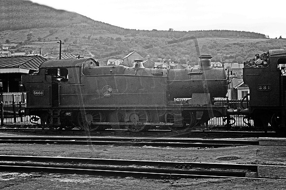 5686 1957c Abercynon