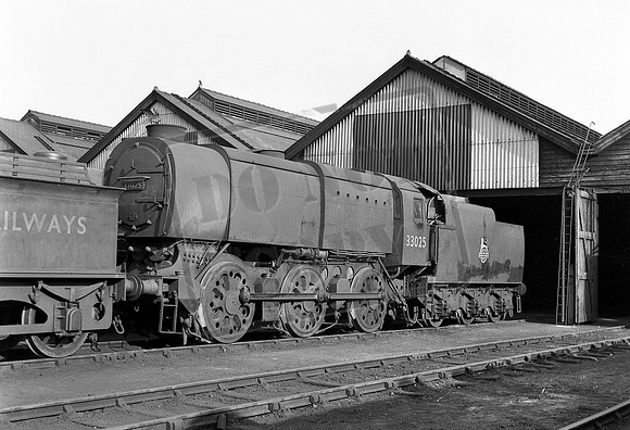 33025 1956-09-06 Eastleigh shed