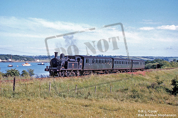 W22 1961-06-08 near Medina Wharf