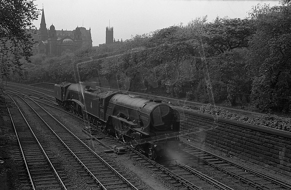 60535 60024 1956-05-26 Edinburgh Princes Street-ROneg-KN1-011
