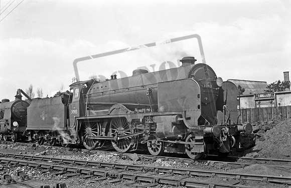 30913 1950s Basingstoke shed