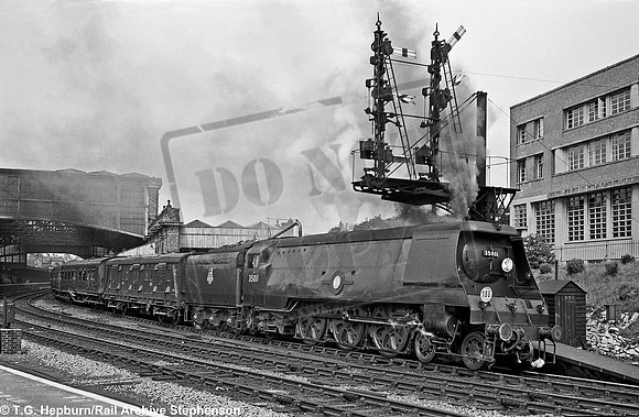 35011 1957-05-04 Bournemouth Central
