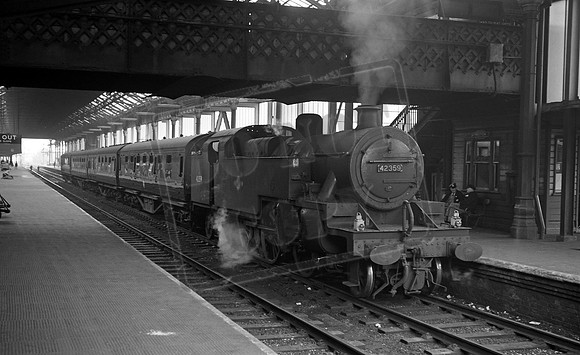 42359 1963-08-29 Preston