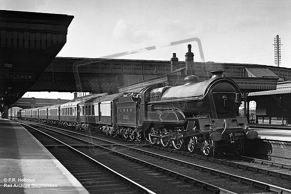 6164 1925 Wood Green