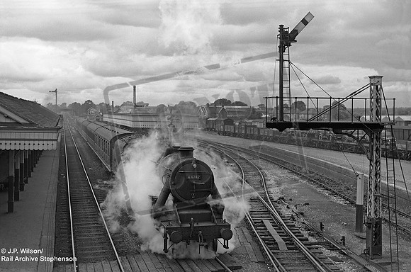 44742 1951-05-14 Tutbury station