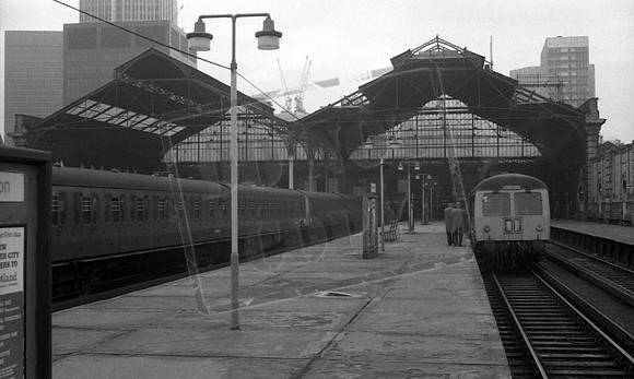 DMU E56456 1970s London Broad Street