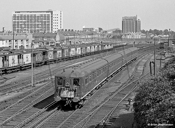 EMU 4101 1966-09-10 Brentford Central