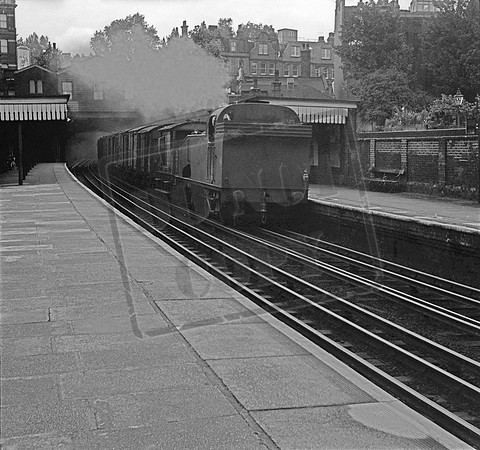 68946 1957-08-14 Finchley Road